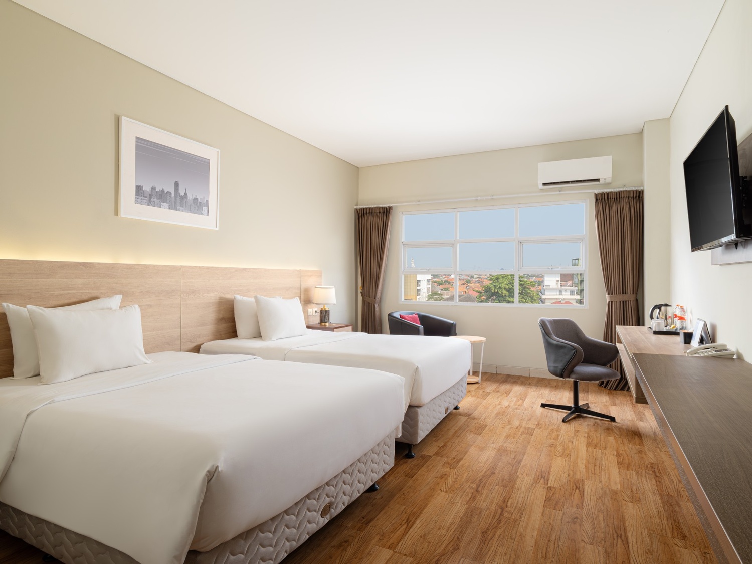 DeluxeTwin_openwindow