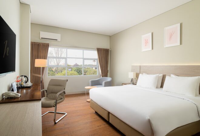 DELUXE KING 1_EDITED LOGO